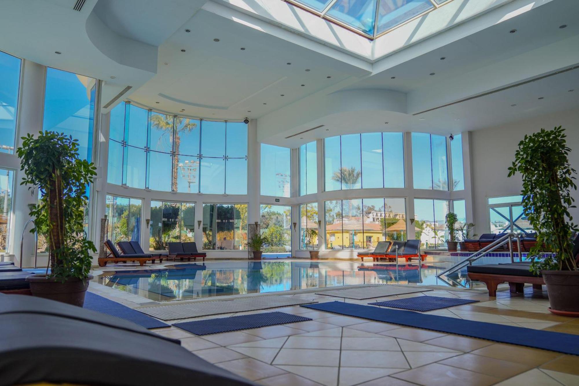 Hotel Sierra Sharm El Sheikh Exterior foto The indoor pool at the hotel