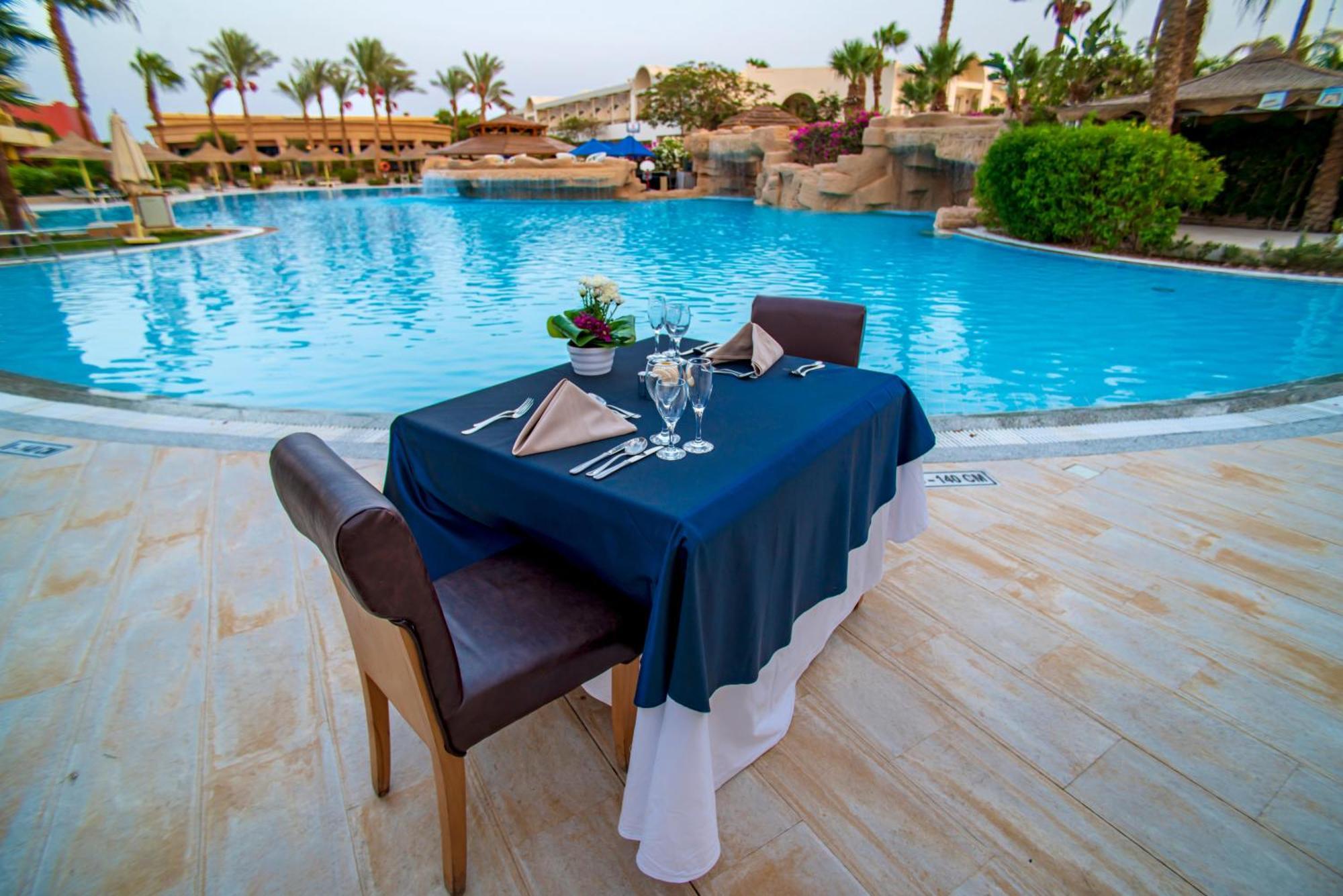 Hotel Sierra Sharm El Sheikh Exterior foto The pool at the Hilton Sharm El Sheikh