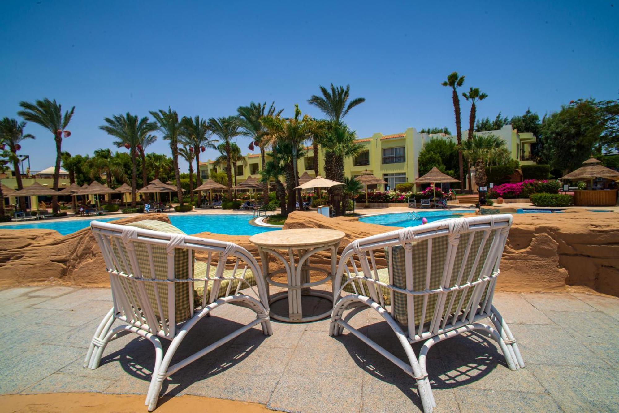 Hotel Sierra Sharm El Sheikh Exterior foto A pool at a resort in Sharm El Sheikh, Egypt