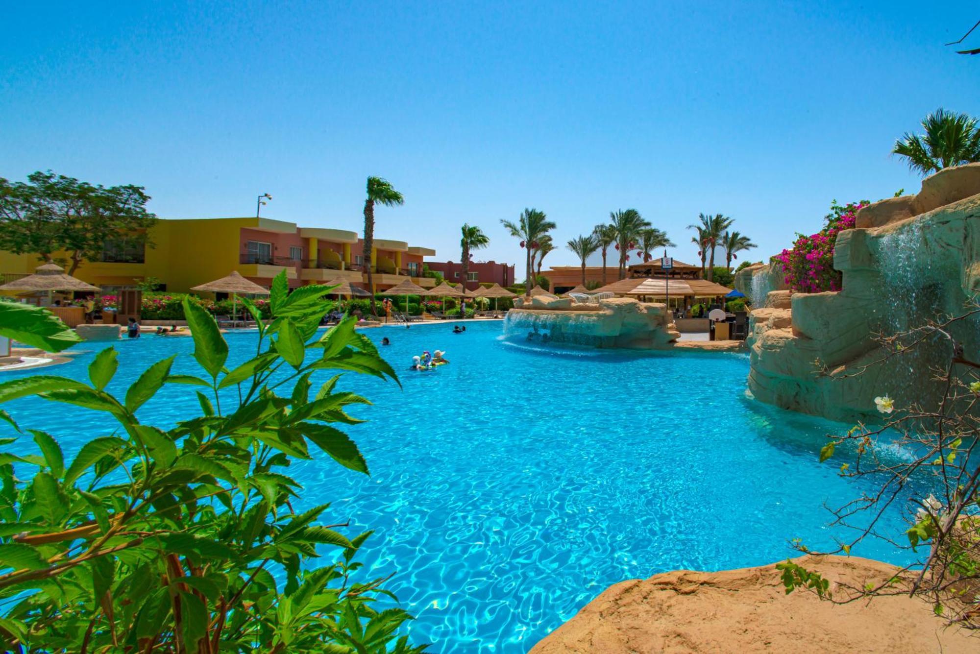 Hotel Sierra Sharm El Sheikh Exterior foto A swimming pool at a resort in Egypt