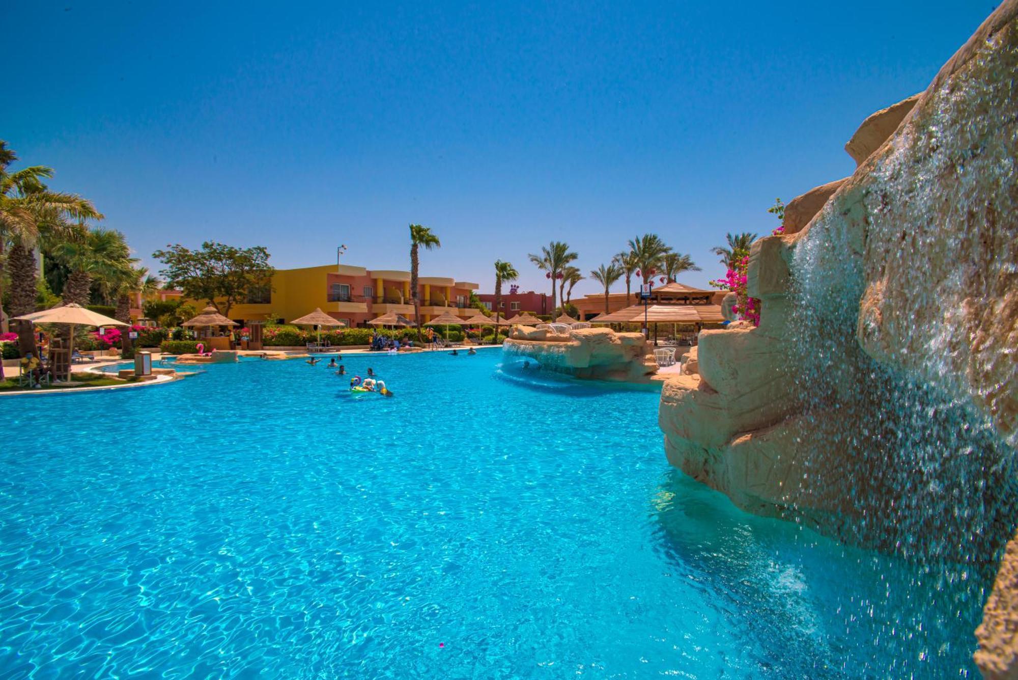 Hotel Sierra Sharm El Sheikh Exterior foto A swimming pool at a resort in Egypt