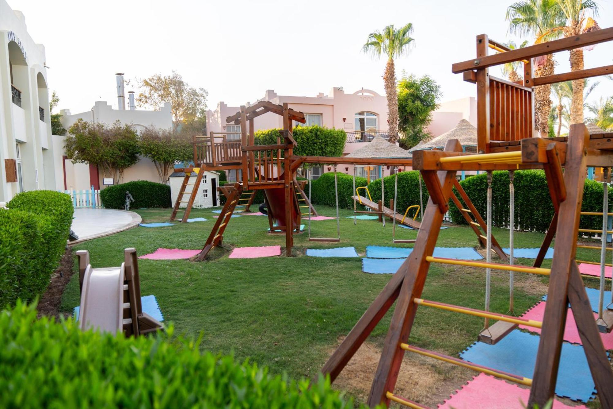 Hotel Sierra Sharm El Sheikh Exterior foto Playground at the resort