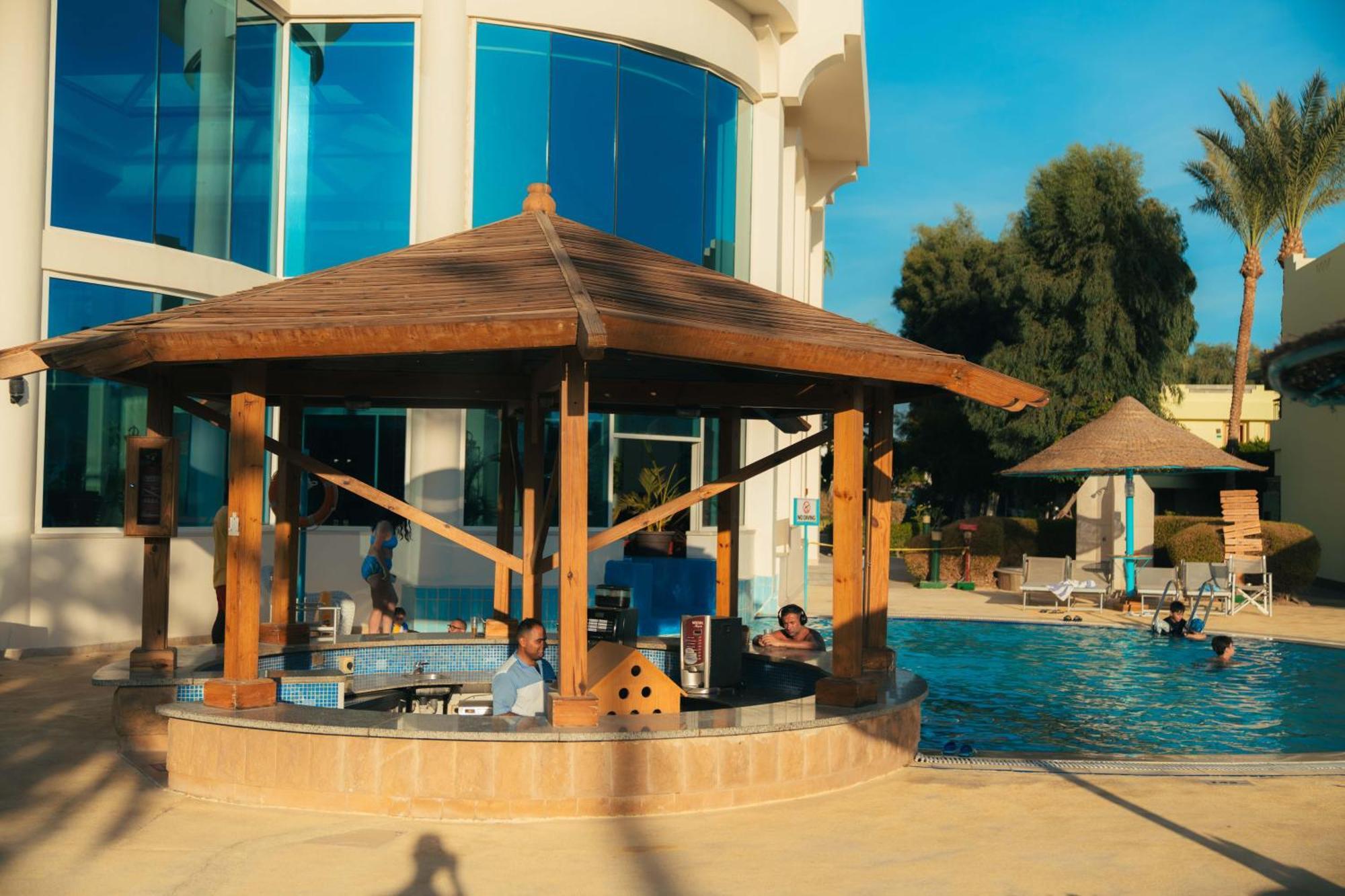 Hotel Sierra Sharm El Sheikh Exterior foto The swimming pool at the hotel